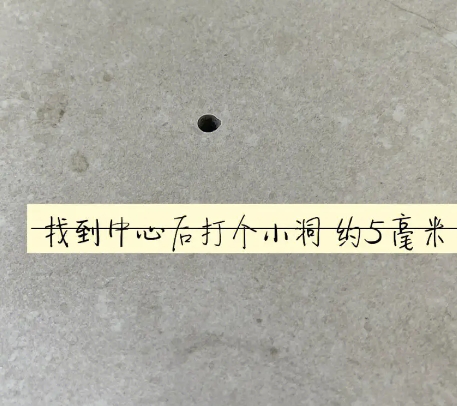 武功瓷砖空鼓维修公司专业解答在瓷砖铺贴过程中，如果砂料搅拌不均匀，将会带来以下问题